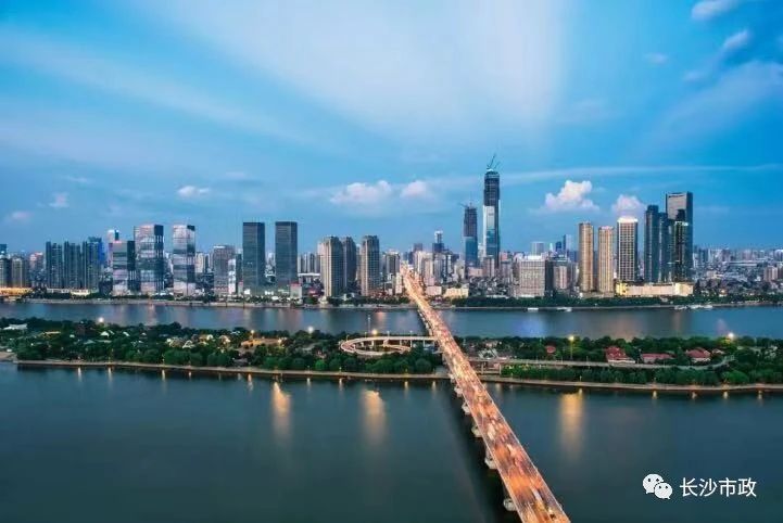 以城市，見未來；與城市，共成長